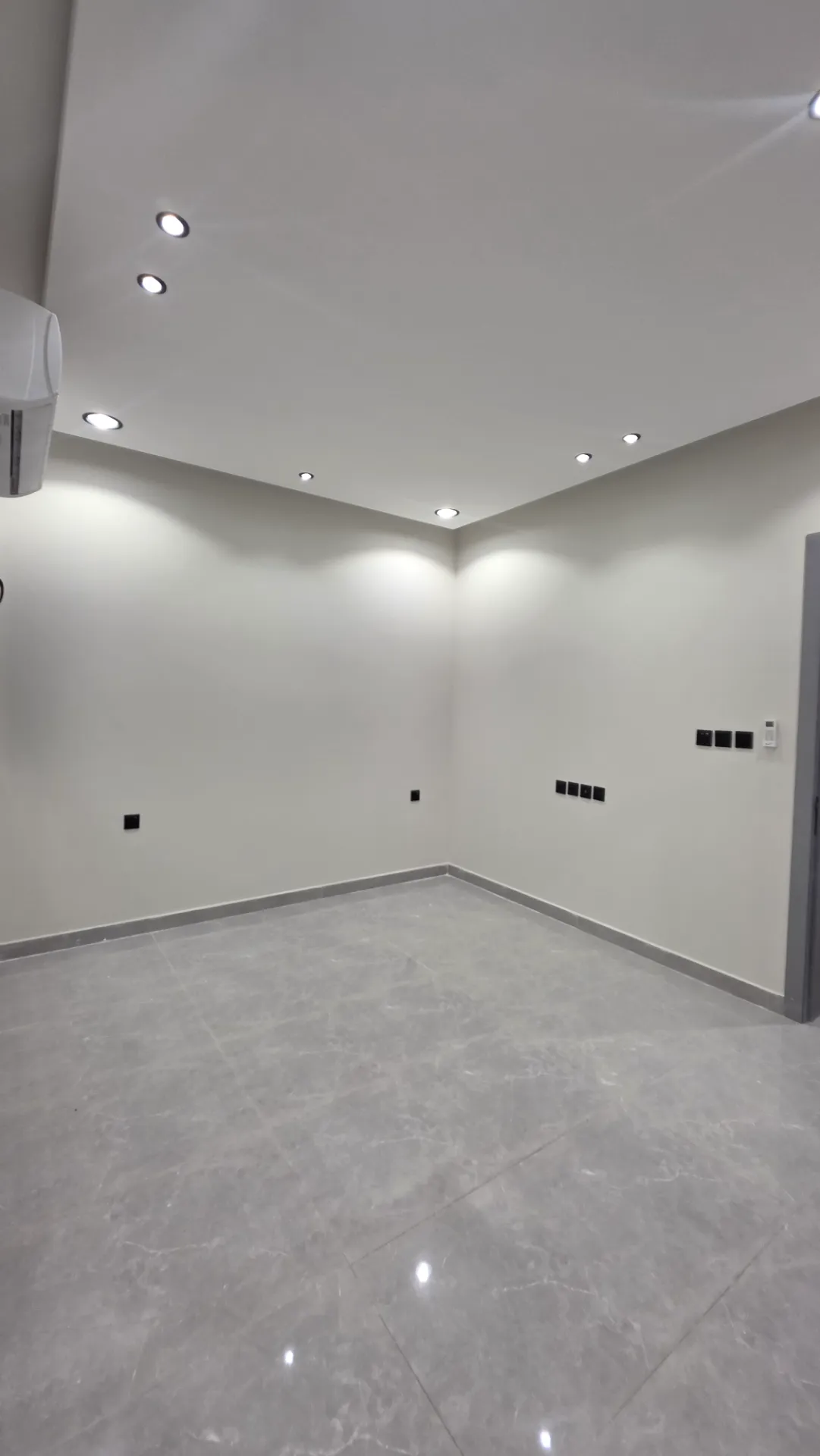 🏡 Brand-New 2-Bedroom Apartment | Family Building | Elevator | 3 Split AC | First Floor | Al Khobar thumbnail 1