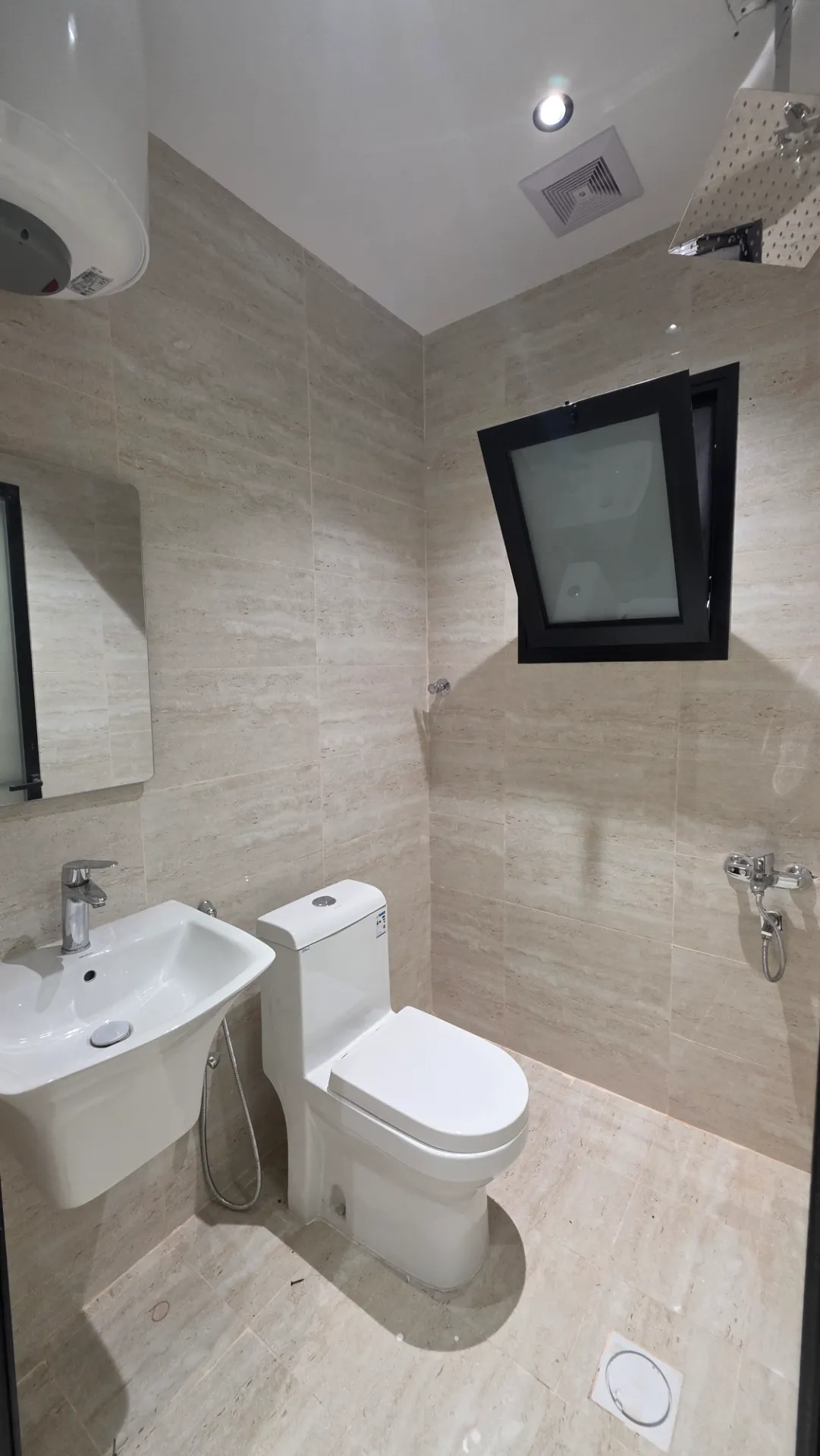 🏡 Brand-New 1-Bedroom Apartment | Family Building | Elevator Available | 2 Split AC | First Floor | Thuqbah – Al Khobar thumbnail 6