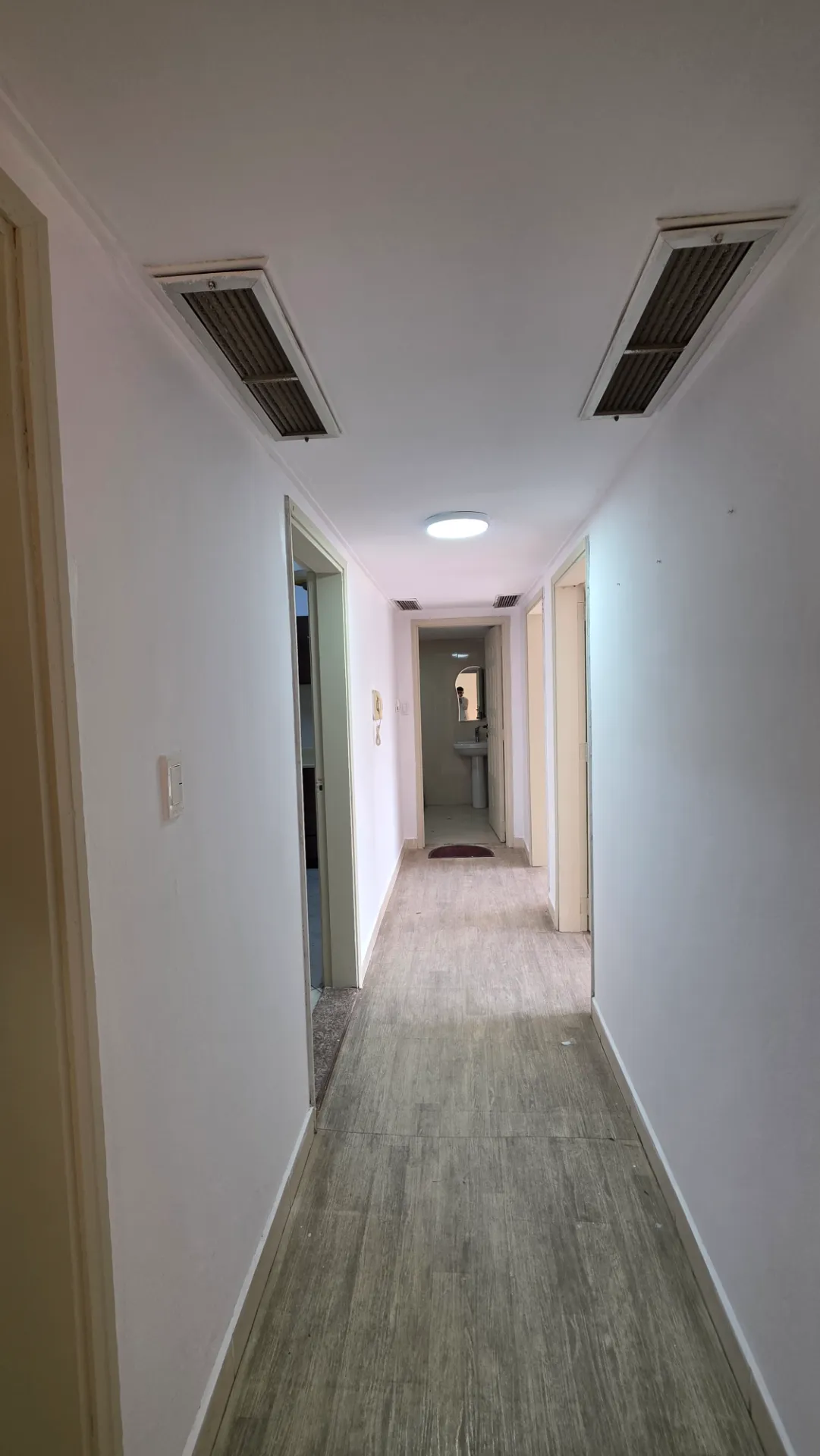 🏡 Spacious 2-Bedroom Apartment | Near Jarir Bookstore | Balcony | Central AC | Third Floor | Al Shamaliyah – Al Khobar thumbnail 6