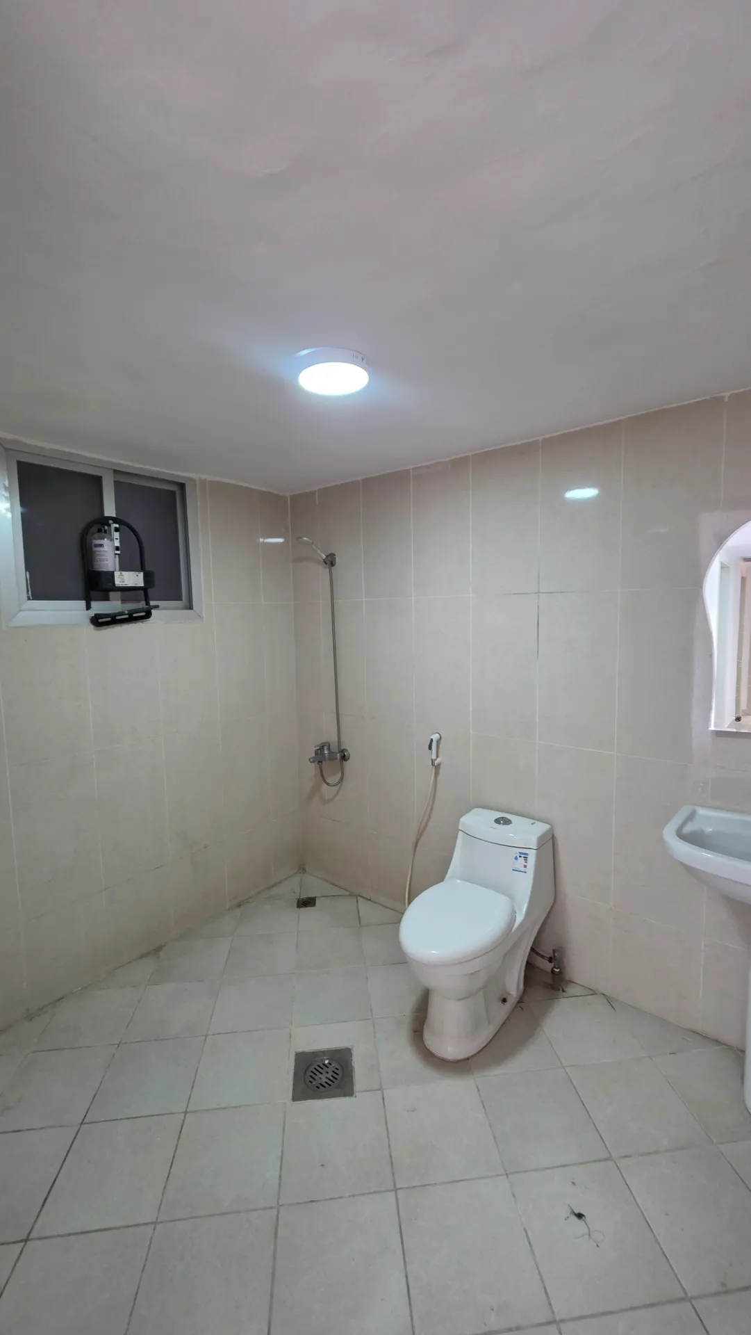 🏡 Spacious 2-Bedroom Apartment | Near Jarir Bookstore | Balcony | Central AC | Third Floor | Al Shamaliyah – Al Khobar thumbnail 9